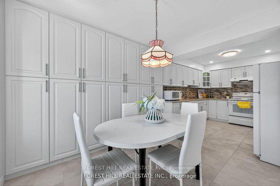 Photo 5 of 38 Carnival Court, North York, Westminster-Branson — HOMEH