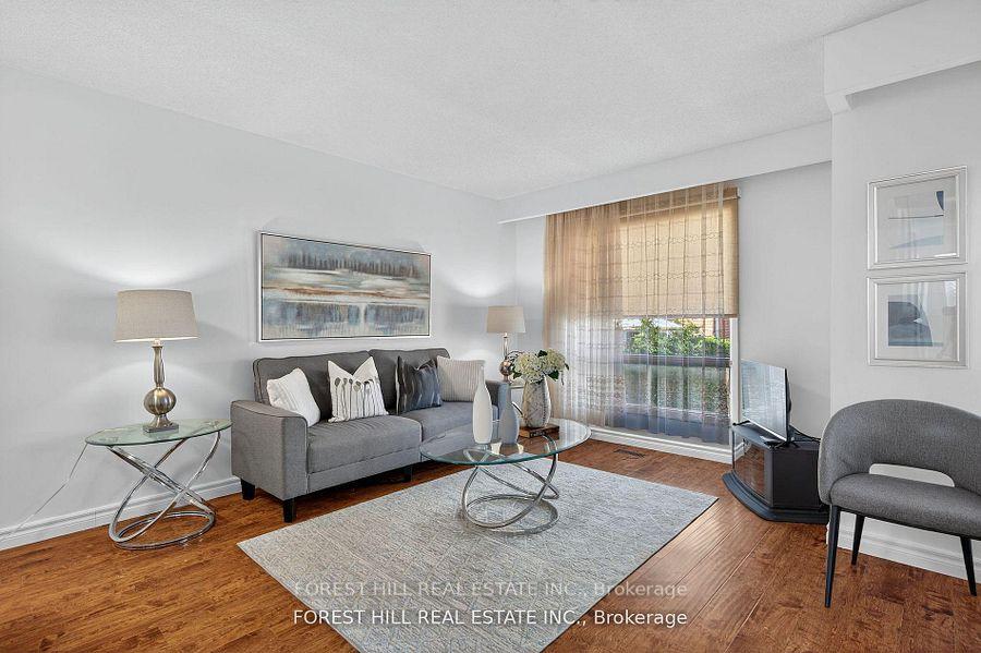 Photo 10 of 38 Carnival Court, North York, Westminster-Branson — HOMEH