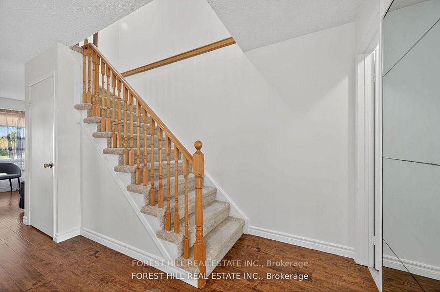 Photo 11 of 38 Carnival Court, North York, Westminster-Branson — HOMEH