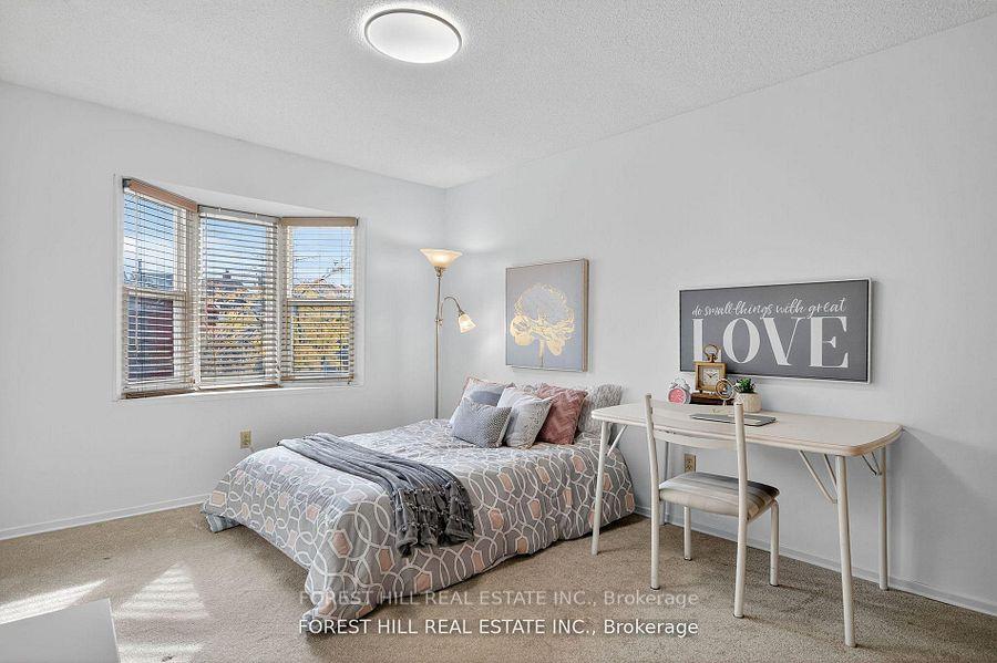 Photo 15 of 38 Carnival Court, North York, Westminster-Branson — HOMEH