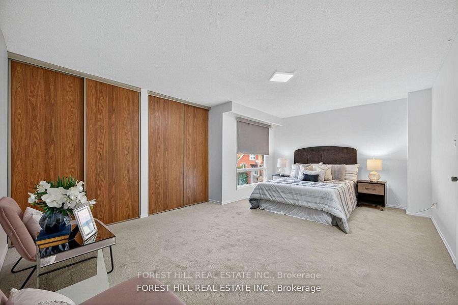 Photo 17 of 38 Carnival Court, North York, Westminster-Branson — HOMEH