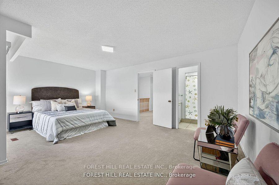 Photo 19 of 38 Carnival Court, North York, Westminster-Branson — HOMEH