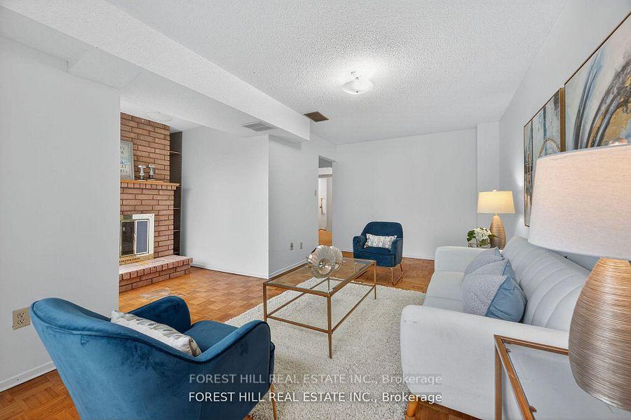 Photo 20 of 38 Carnival Court, North York, Westminster-Branson — HOMEH