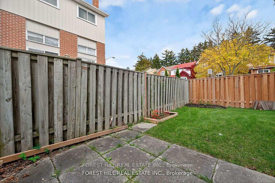 Photo 24 of 38 Carnival Court, North York, Westminster-Branson — HOMEH