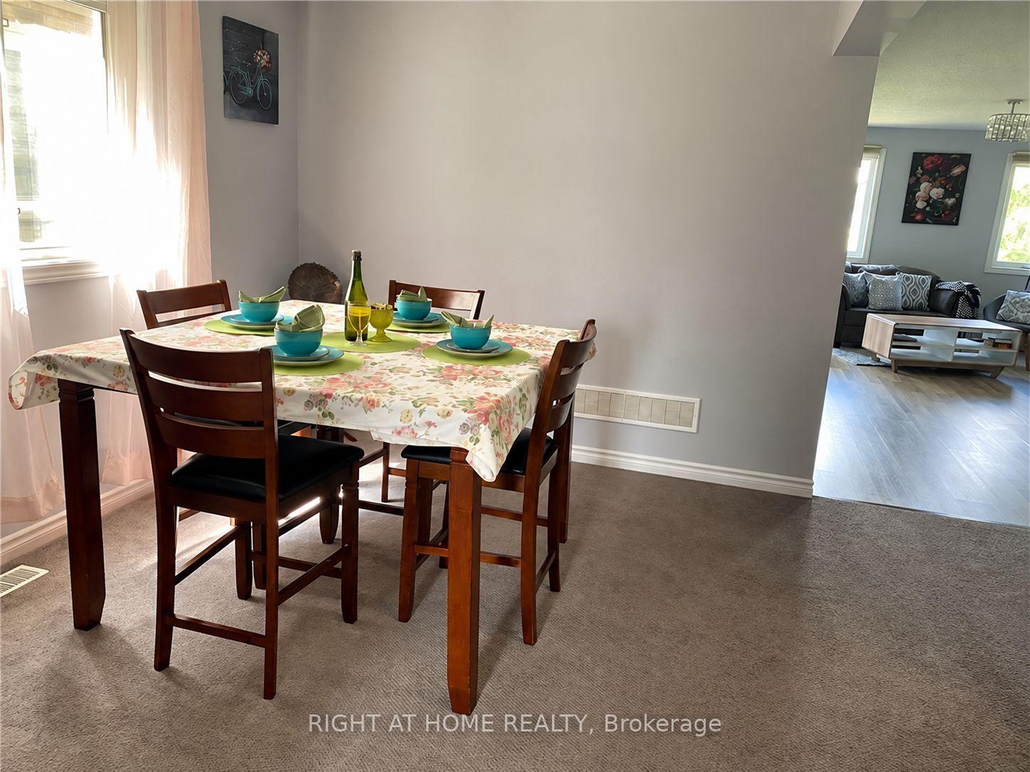 Photo 5 of 1855 Foxridge Crescent, London, North T — HOMEH