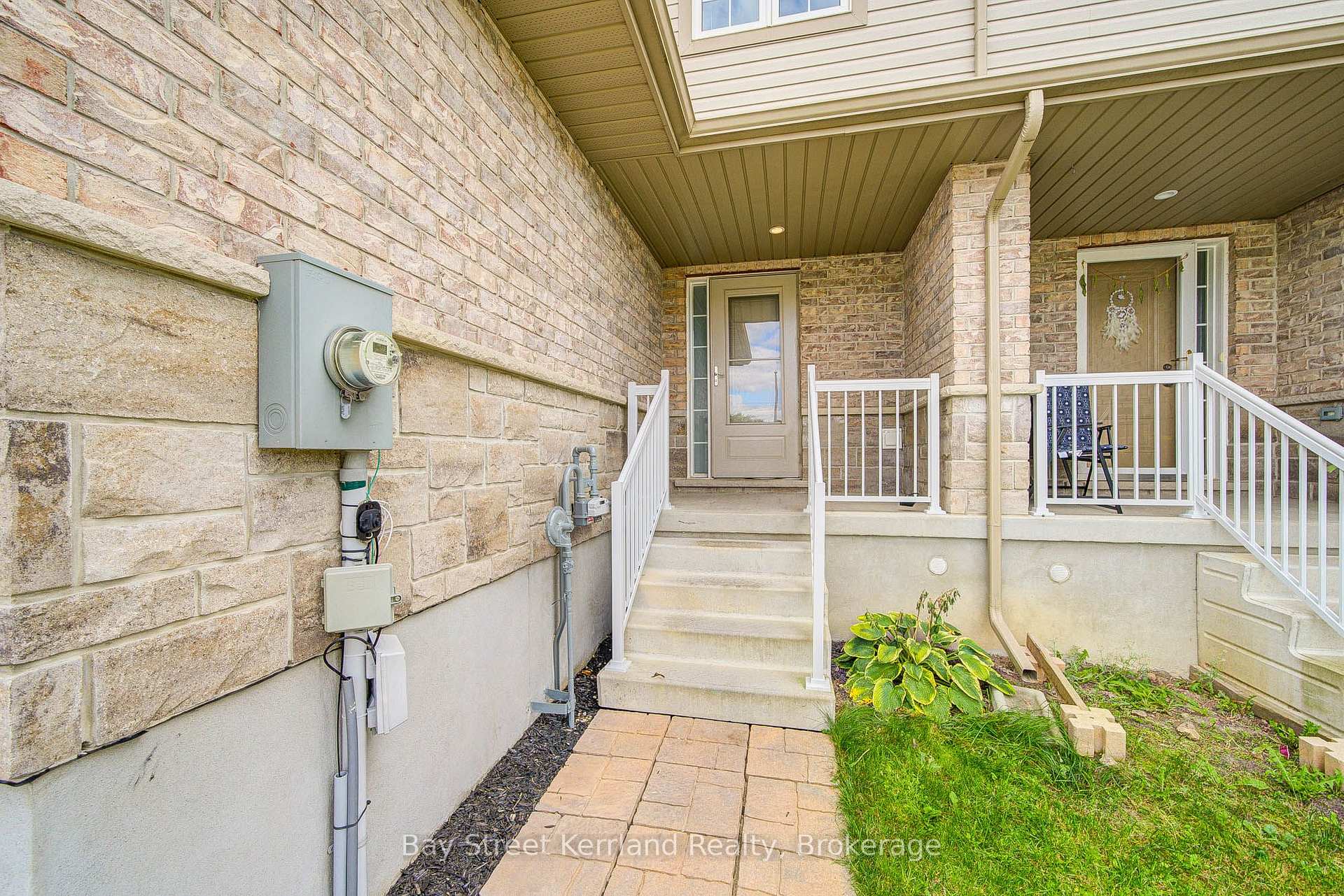 Photo 3 of 31 Marshall Drive, Guelph, Grange Road — HOMEH