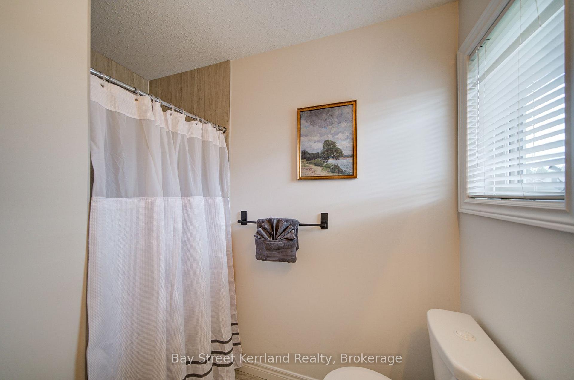 Photo 26 of 31 Marshall Drive, Guelph, Grange Road — HOMEH