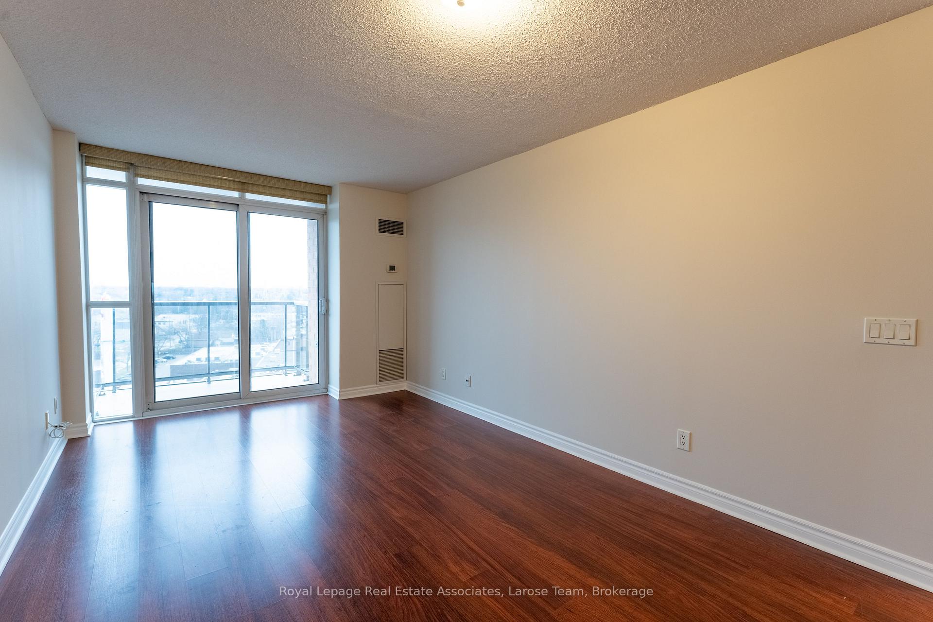 Photo 13 of Unit 1019, 5233 Dundas Street W, Etobicoke, Islington-City Centre West — HOMEH