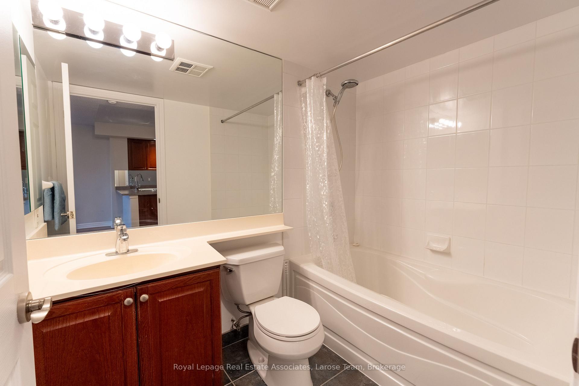 Photo 20 of Unit 1019, 5233 Dundas Street W, Etobicoke, Islington-City Centre West — HOMEH