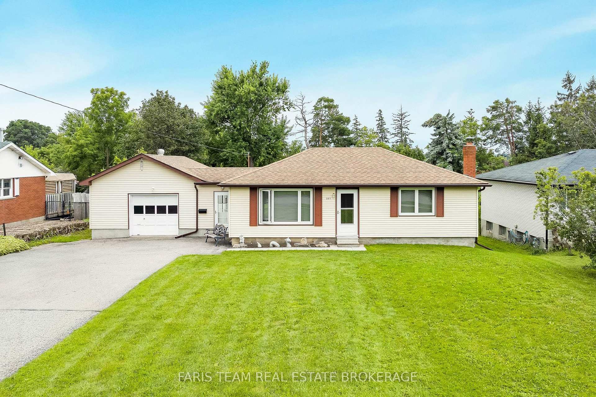 Photo of 207 Warnica Road