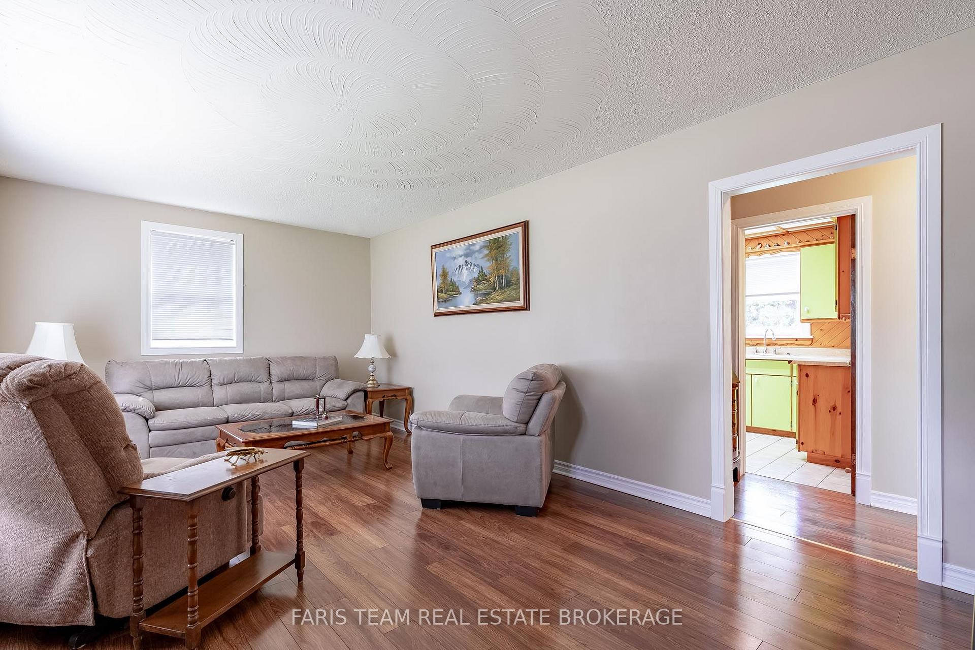 Photo 12 of 207 Warnica Road, Barrie, Painswick North — HOMEH