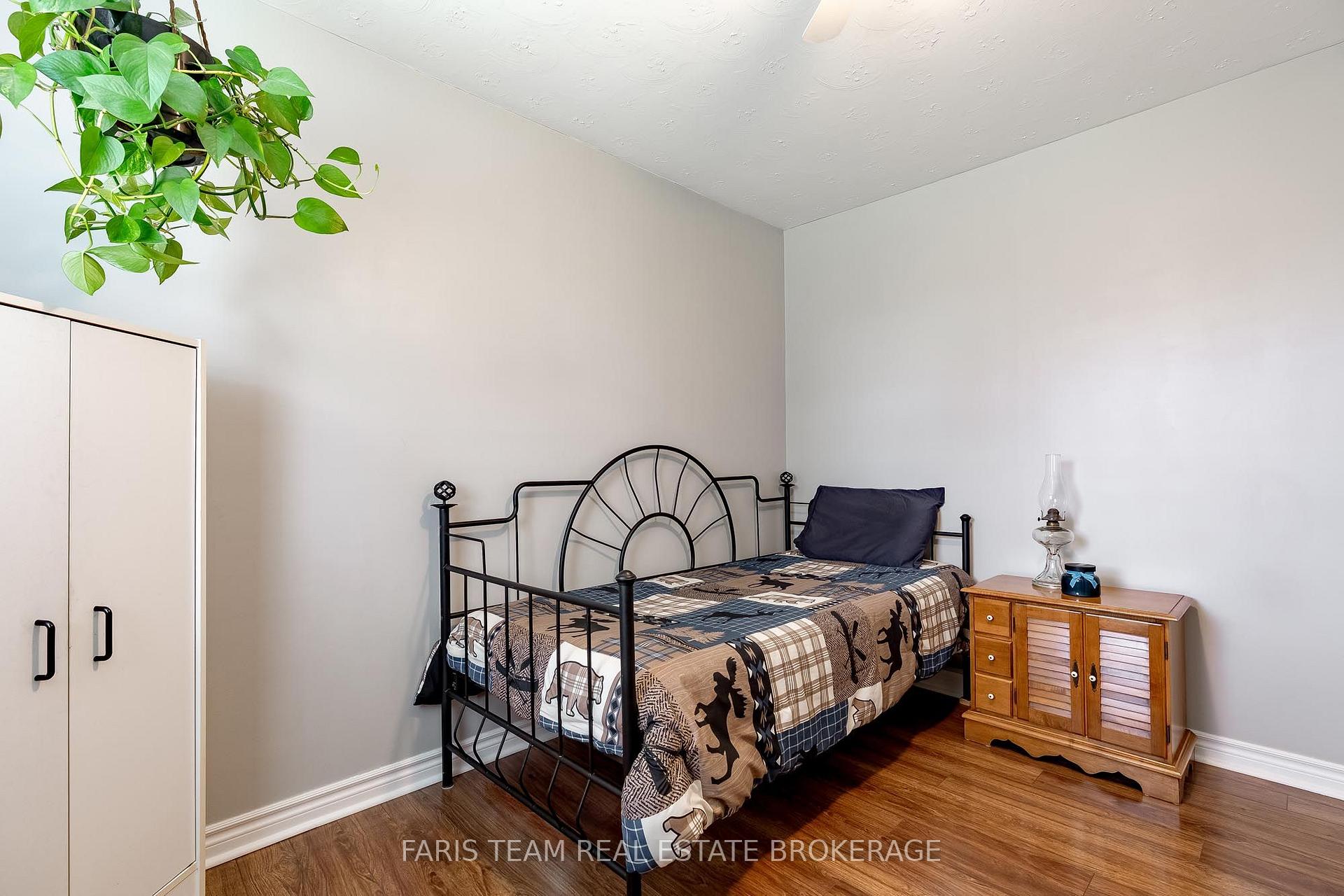 Photo 17 of 207 Warnica Road, Barrie, Painswick North — HOMEH