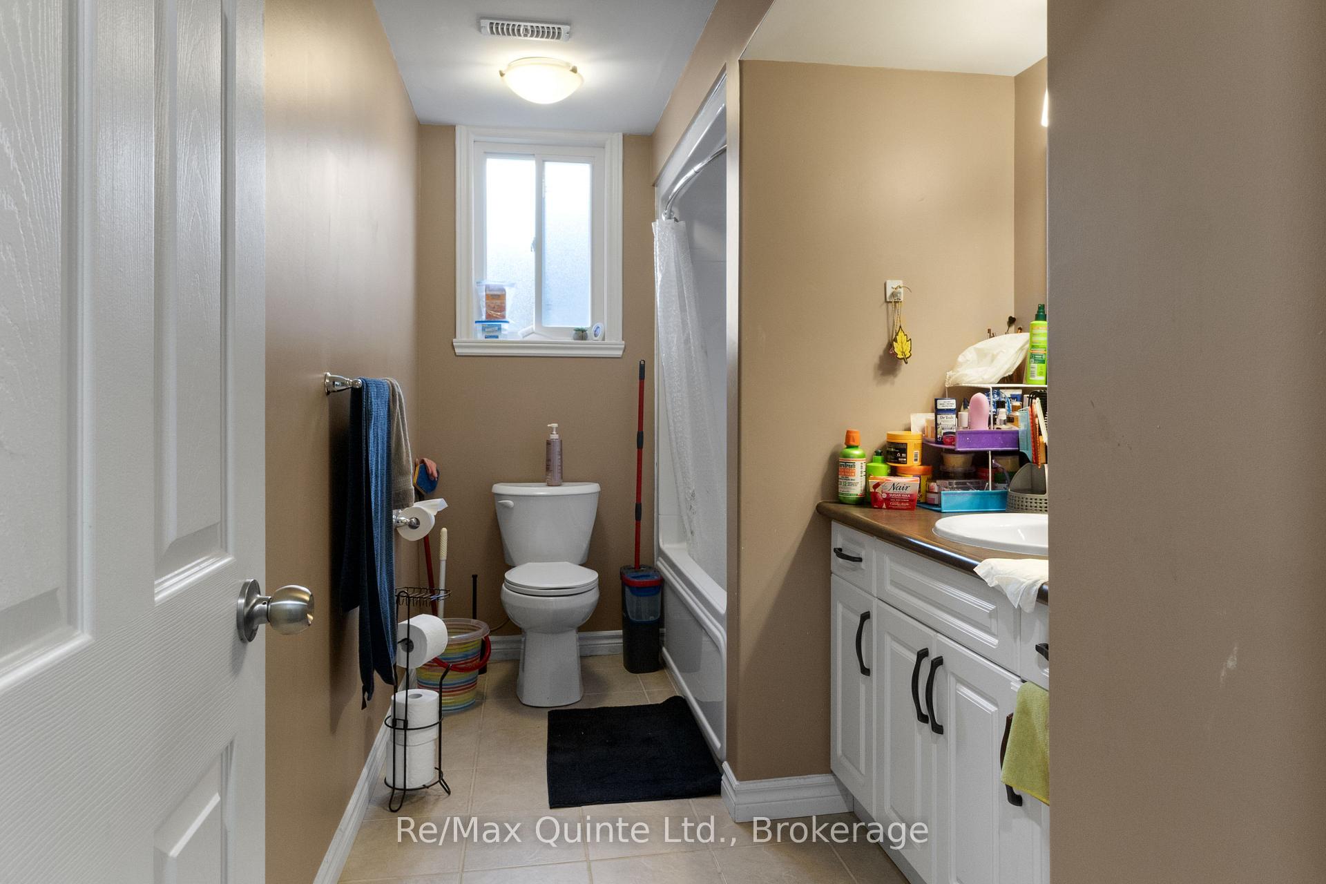 Photo 15 of Unit B, 110 Greenhill Lane, Belleville, Belleville Ward — HOMEH
