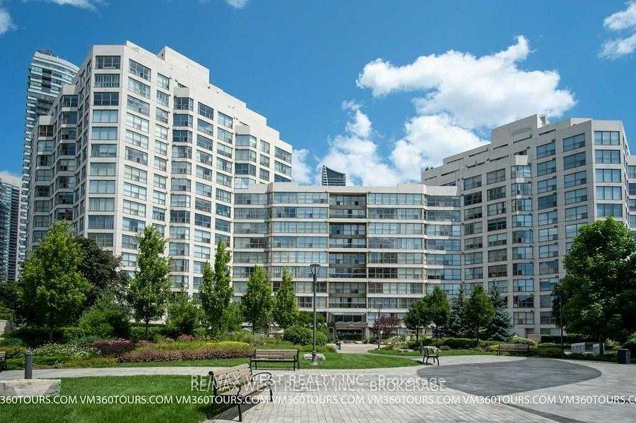 Photo of Unit NPH7, 2261 Lake Shore Boulevard