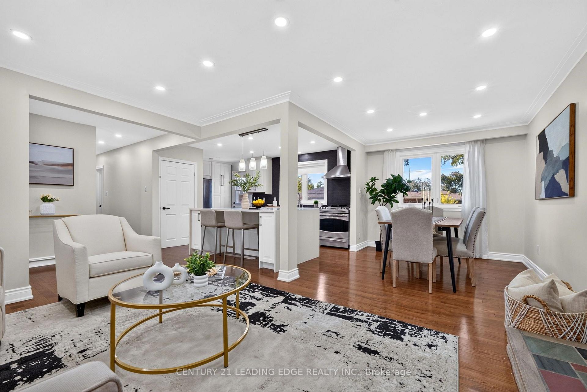 Photo 11 of 24 Lincoln Green Drive, Markham, Bullock — HOMEH