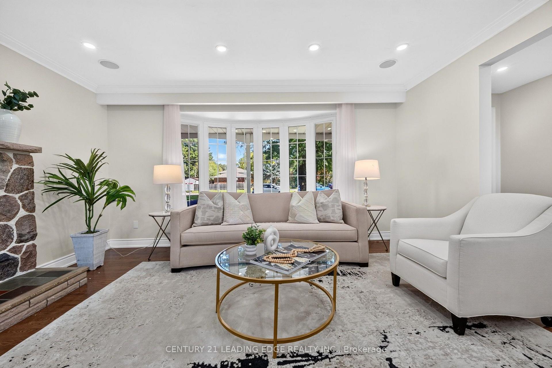 Photo 14 of 24 Lincoln Green Drive, Markham, Bullock — HOMEH