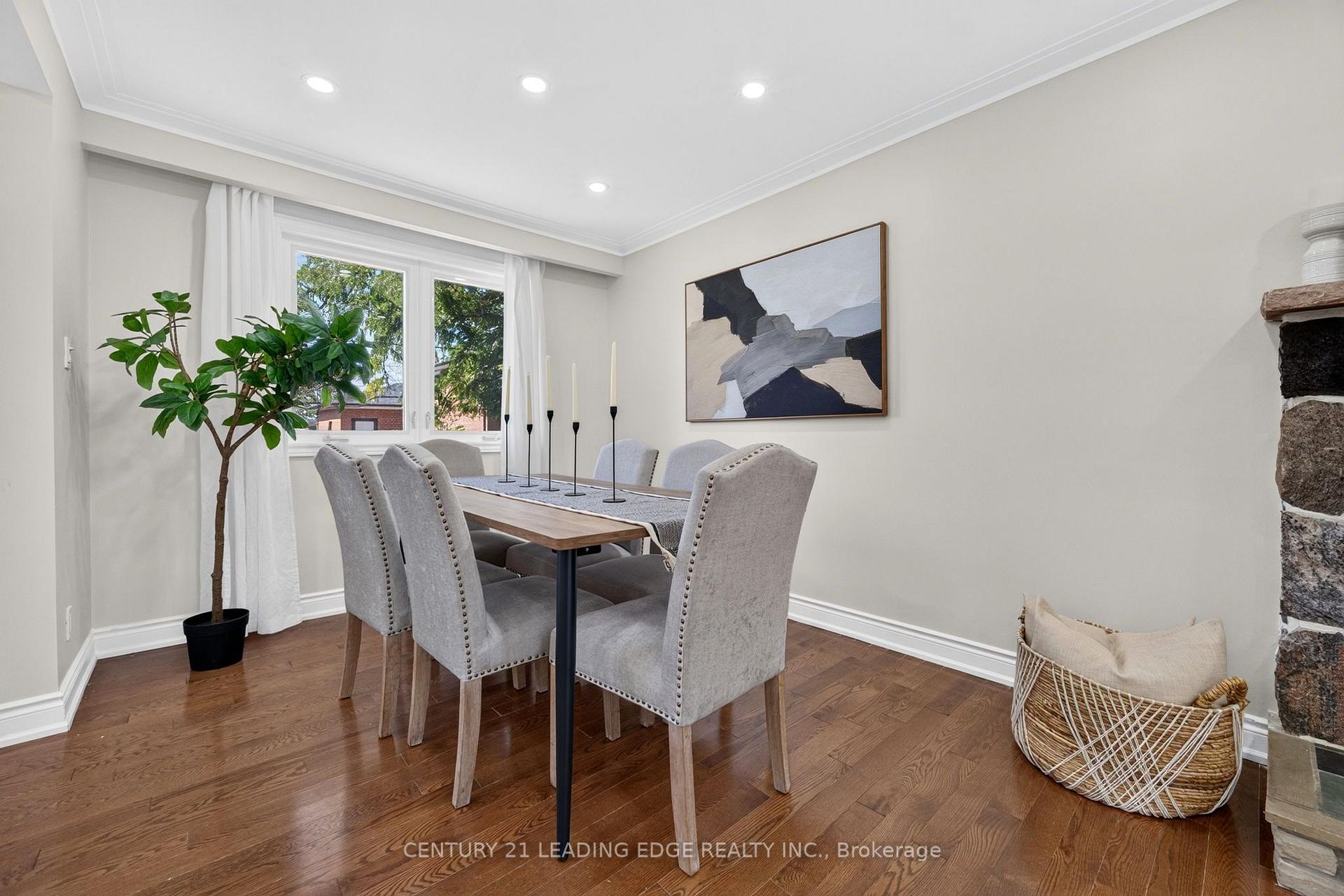 Photo 15 of 24 Lincoln Green Drive, Markham, Bullock — HOMEH