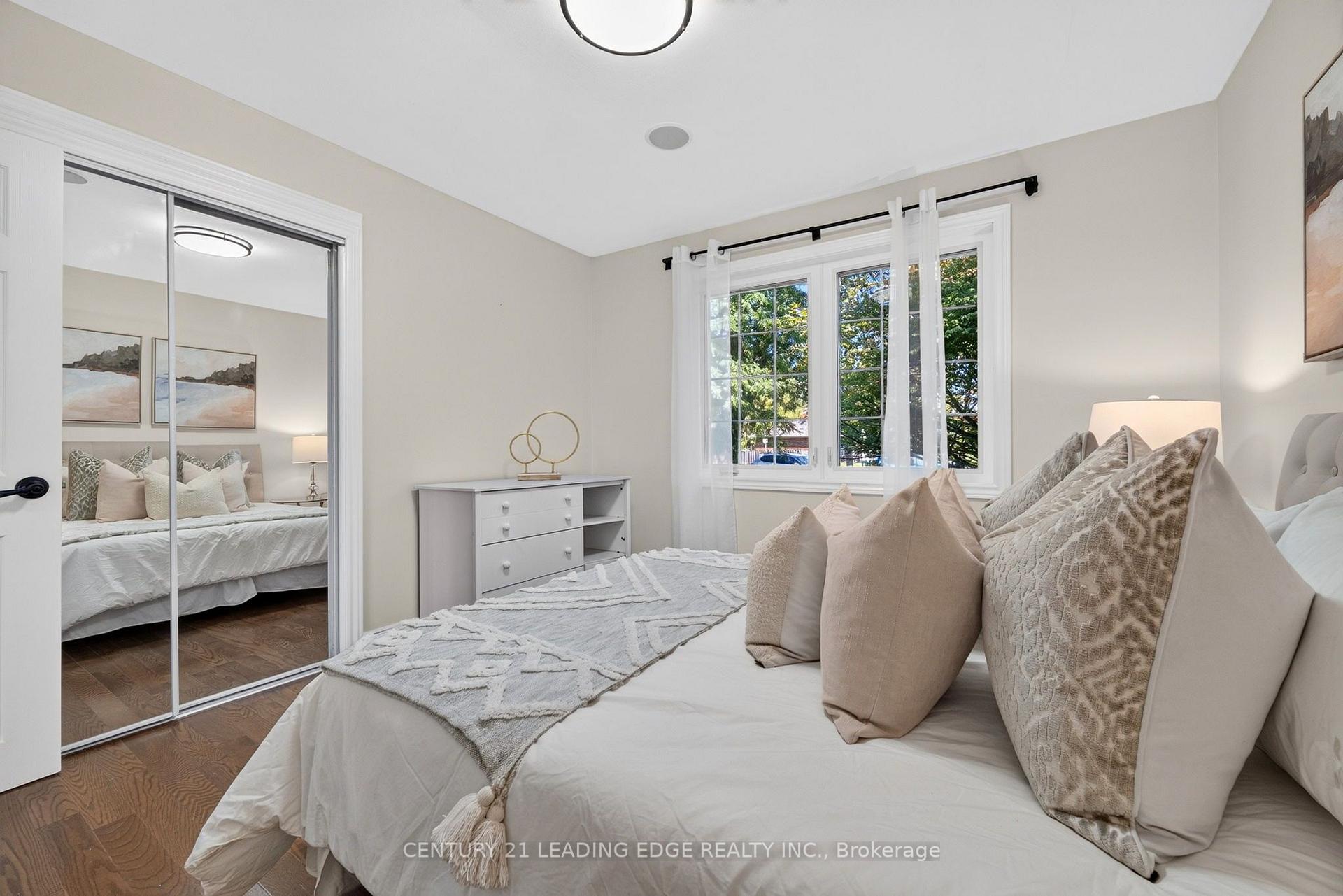 Photo 23 of 24 Lincoln Green Drive, Markham, Bullock — HOMEH