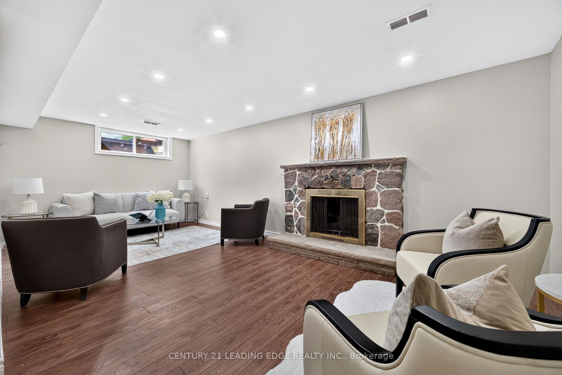 Photo 33 of 24 Lincoln Green Drive, Markham, Bullock — HOMEH