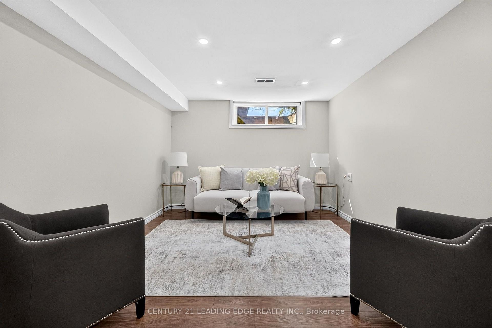 Photo 34 of 24 Lincoln Green Drive, Markham, Bullock — HOMEH