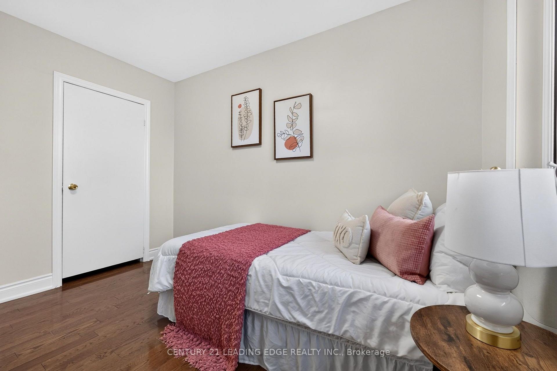 Photo 49 of 24 Lincoln Green Drive, Markham, Bullock — HOMEH