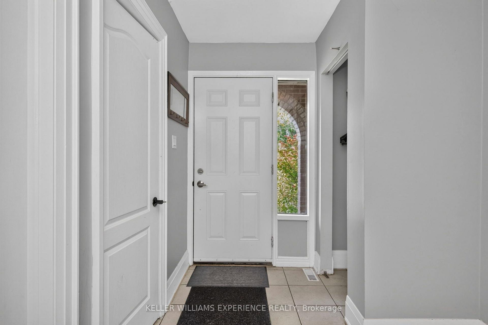 Photo 4 of 21 B College Crescent, Barrie, Grove East — HOMEH
