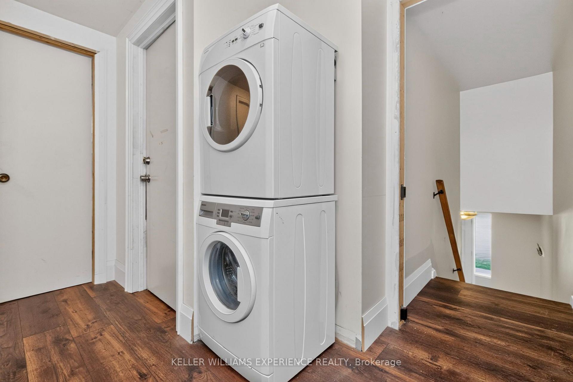 Photo 19 of 21 B College Crescent, Barrie, Grove East — HOMEH