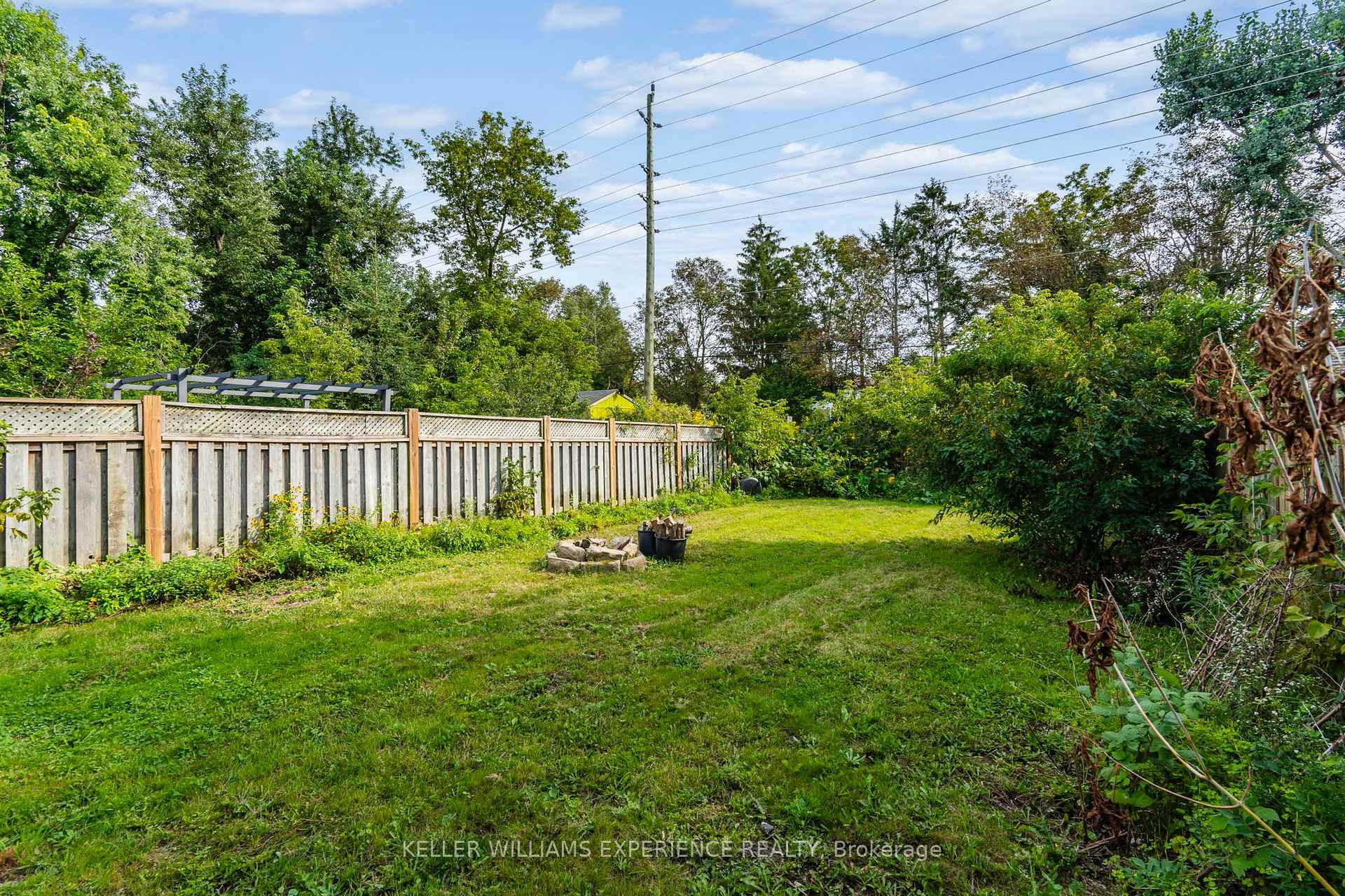 Photo 22 of 21 B College Crescent, Barrie, Grove East — HOMEH