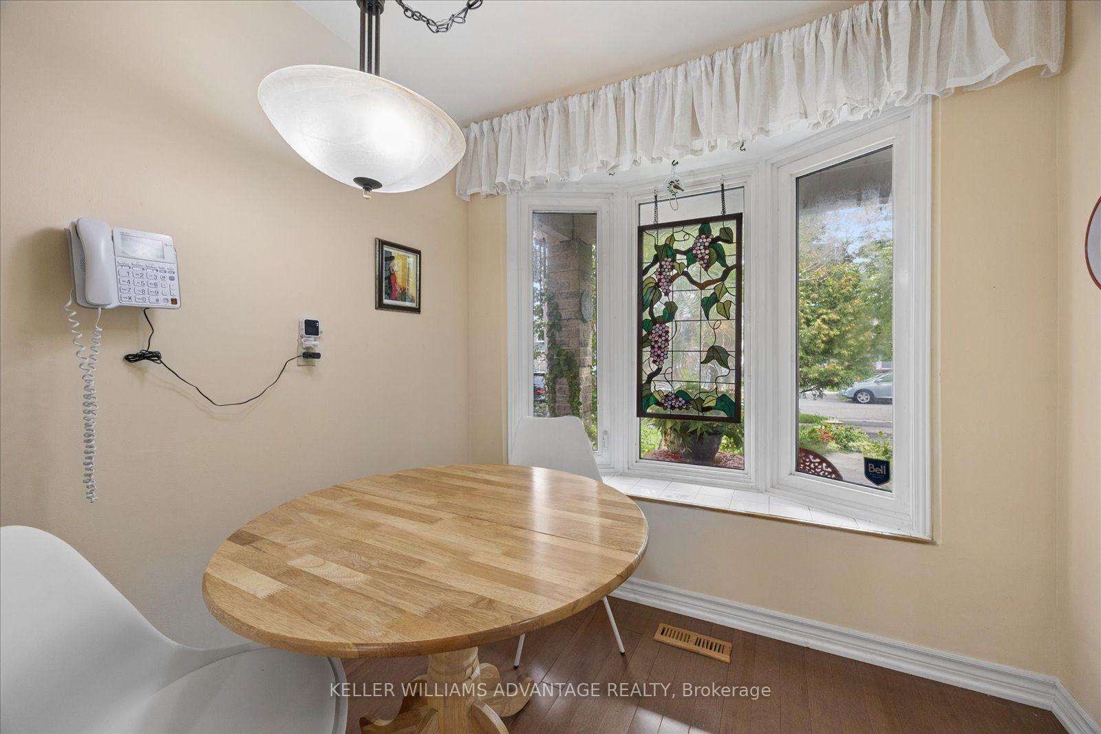 Photo 11 of 120 Winter Gardens Trail, Scarborough, Rouge — HOMEH