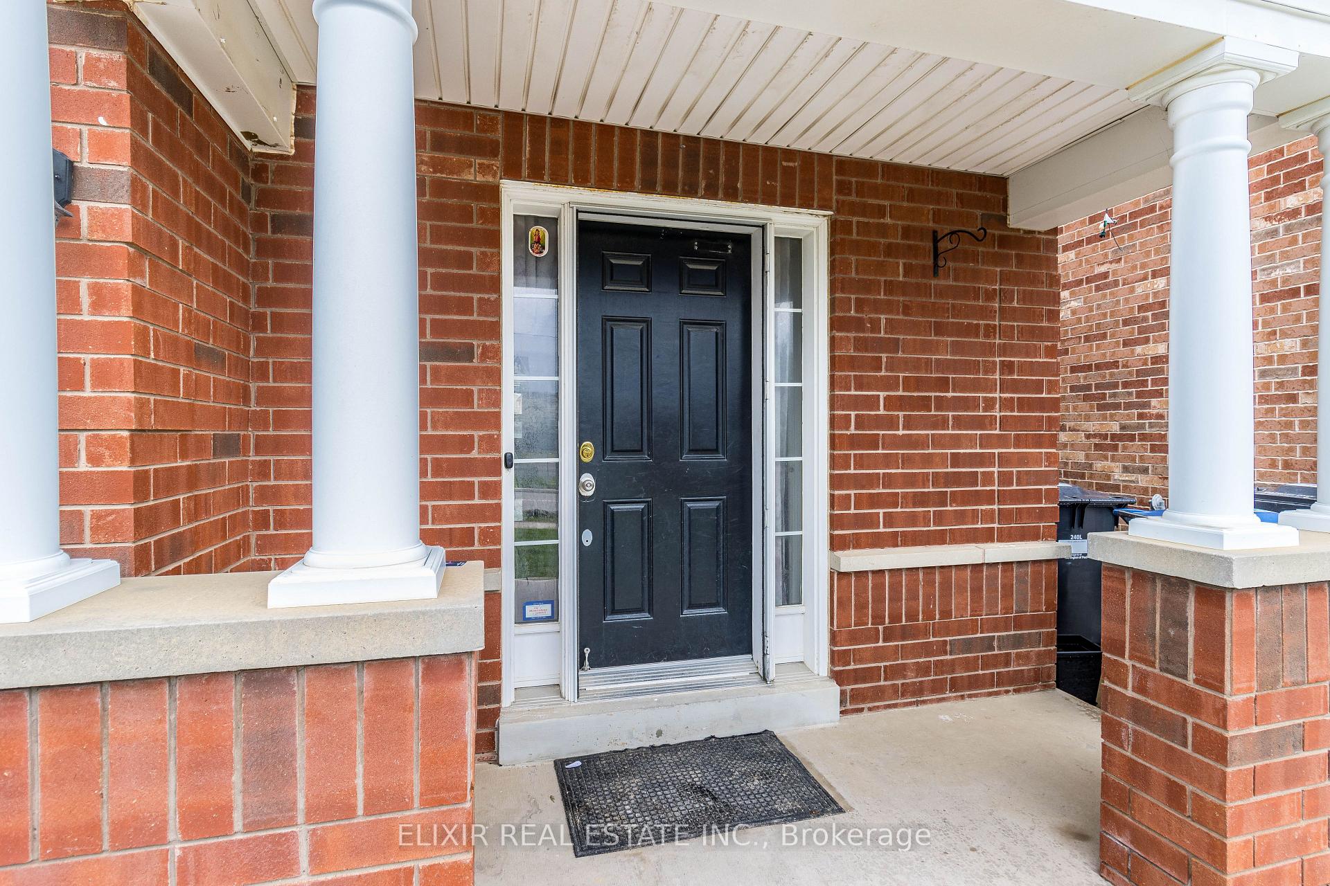 Photo 2 of 61 Bushmill Circle, Brampton, Fletcher's Meadow — HOMEH