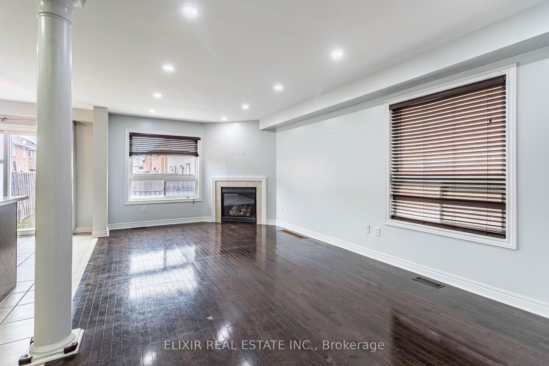 Photo 7 of 61 Bushmill Circle, Brampton, Fletcher's Meadow — HOMEH