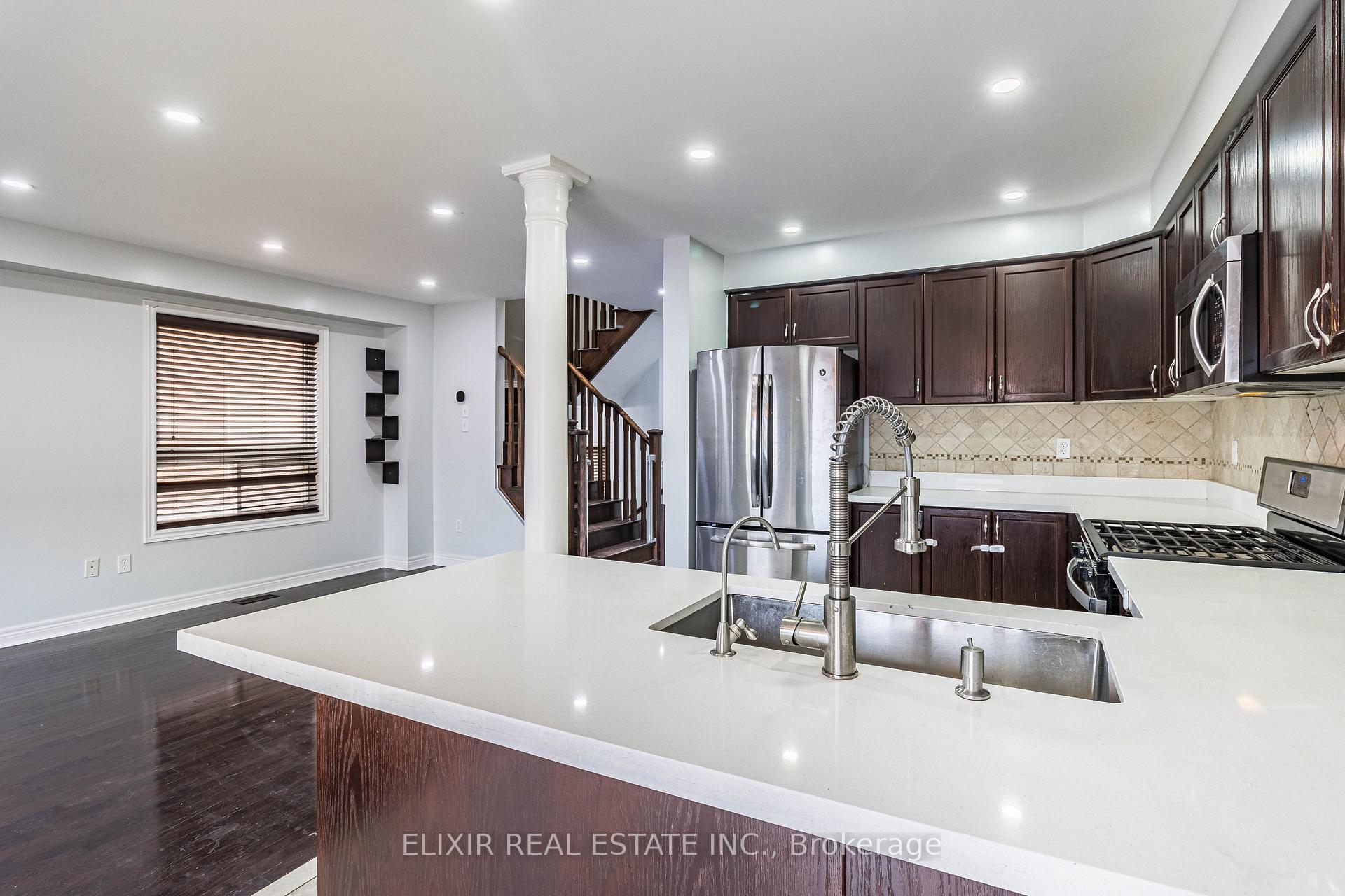 Photo 10 of 61 Bushmill Circle, Brampton, Fletcher's Meadow — HOMEH