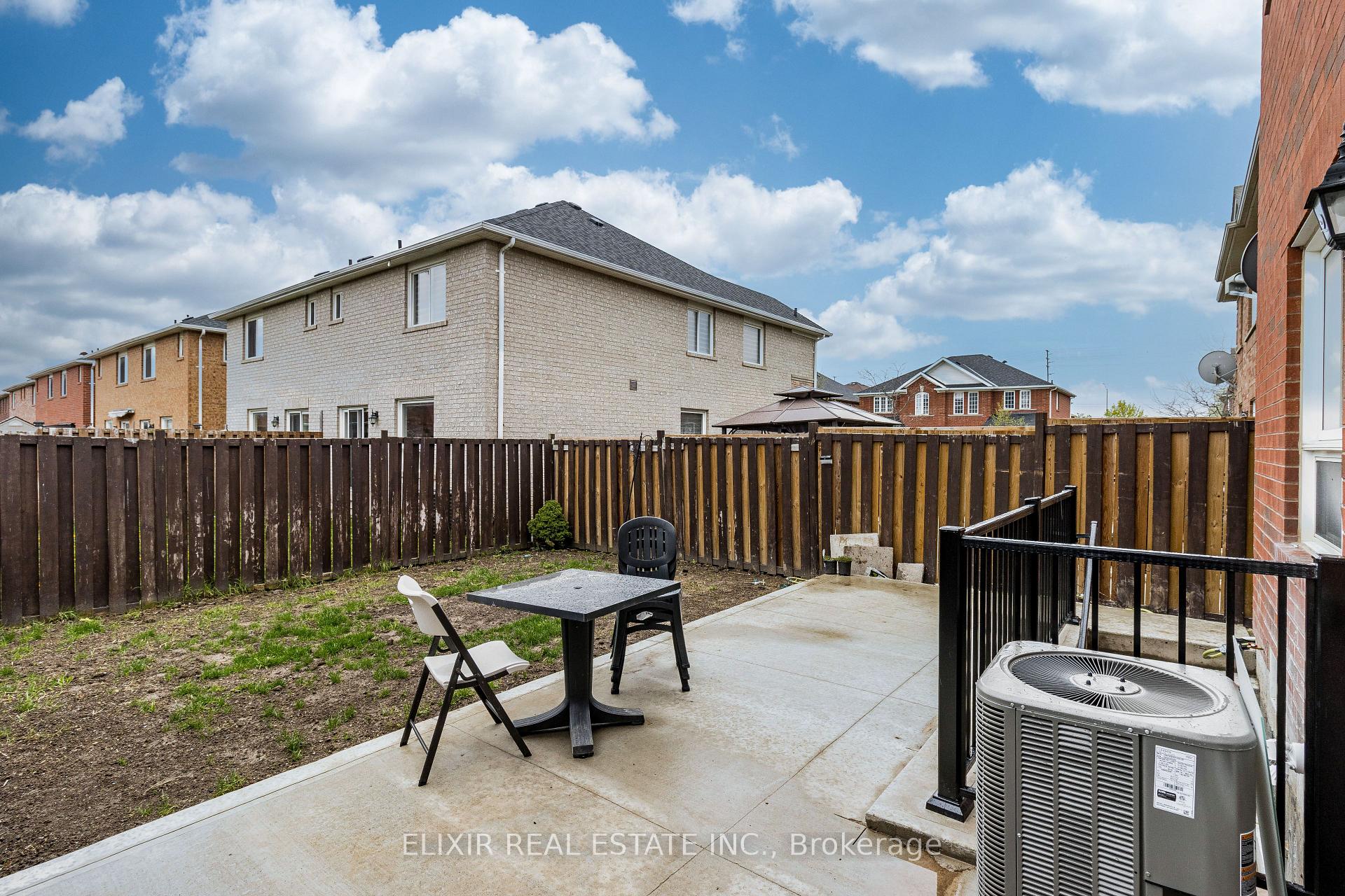 Photo 25 of 61 Bushmill Circle, Brampton, Fletcher's Meadow — HOMEH