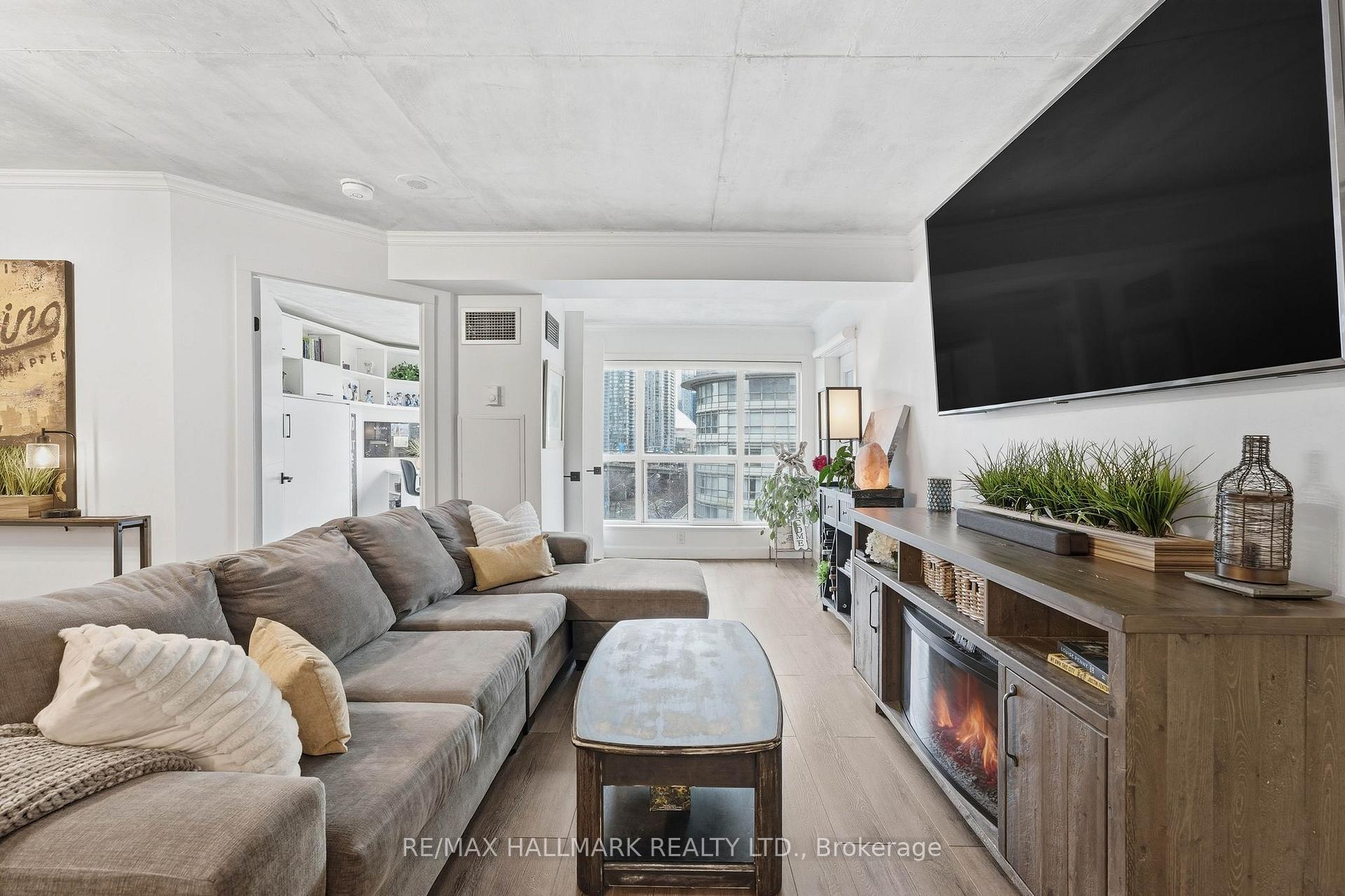 Photo 7 of Unit 705, 600 Queens Quay W, Toronto, Waterfront Communities — HOMEH