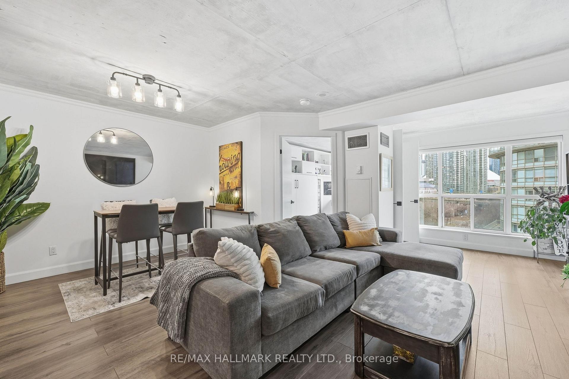 Photo 8 of Unit 705, 600 Queens Quay W, Toronto, Waterfront Communities — HOMEH