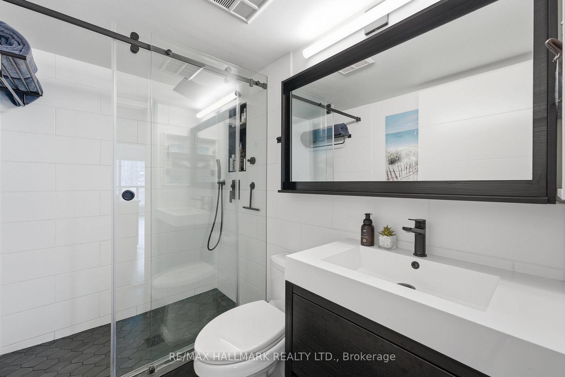 Photo 13 of Unit 705, 600 Queens Quay W, Toronto, Waterfront Communities — HOMEH