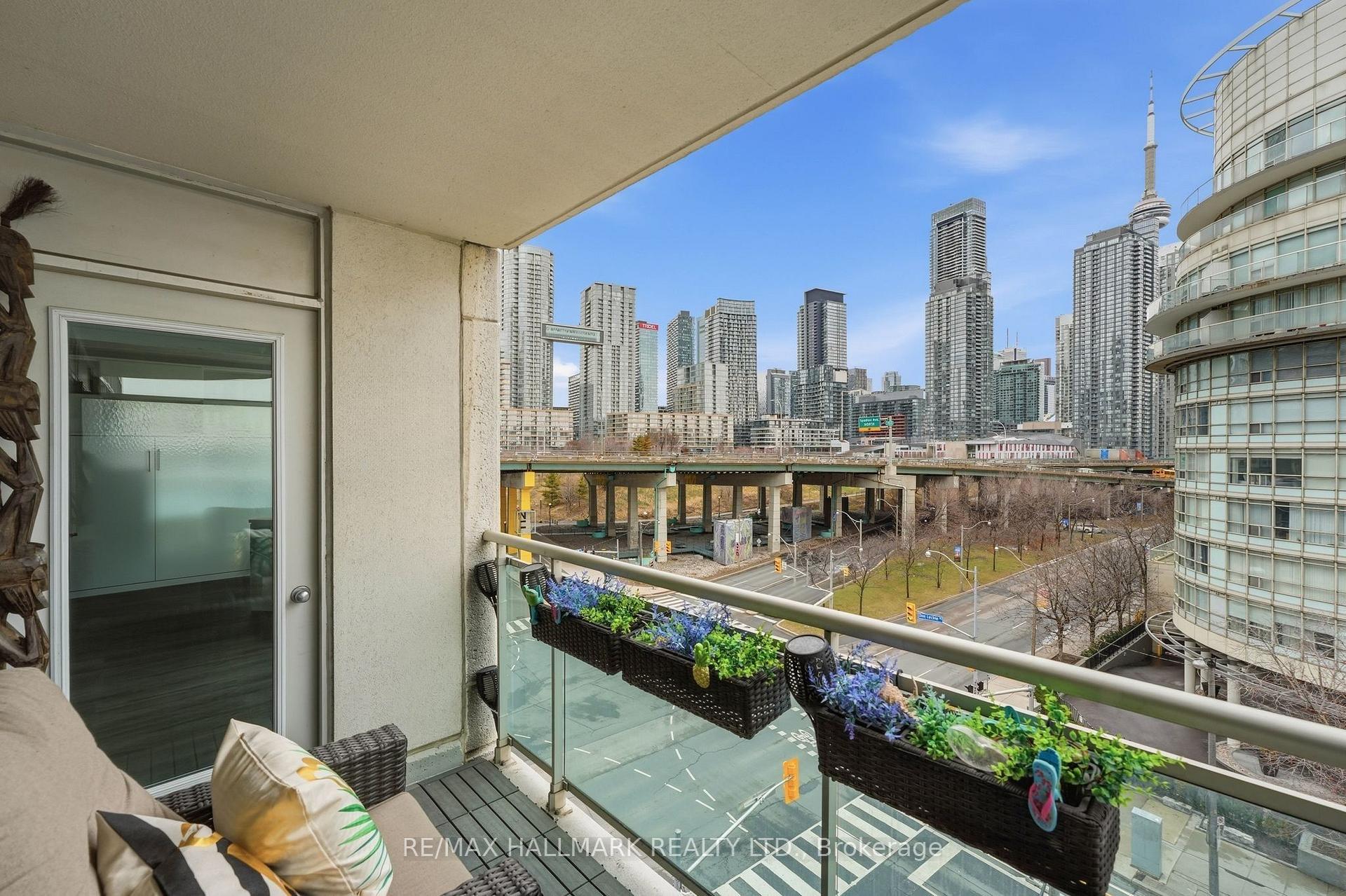 Photo 23 of Unit 705, 600 Queens Quay W, Toronto, Waterfront Communities — HOMEH