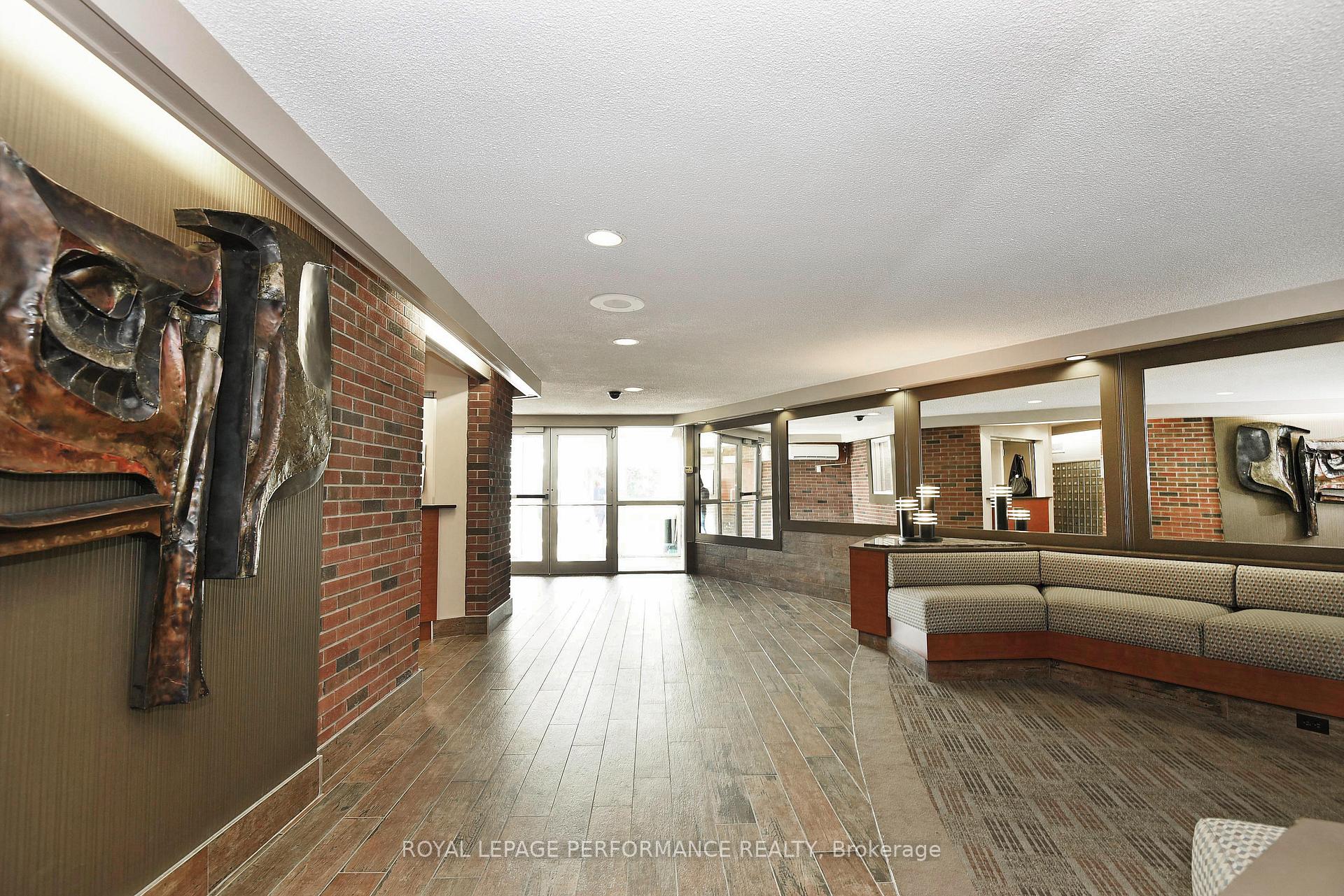 Photo 3 of Unit 805, 20 Chesterton Drive, Ottawa, Borden Farm/Stewart Farm/Carleton Heights/Parkwood Hills — HOMEH
