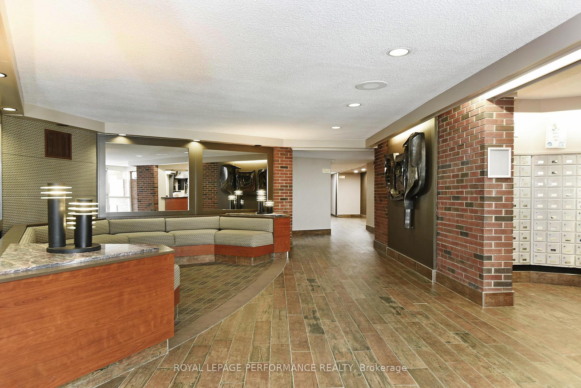 Photo 4 of Unit 805, 20 Chesterton Drive, Ottawa, Borden Farm/Stewart Farm/Carleton Heights/Parkwood Hills — HOMEH