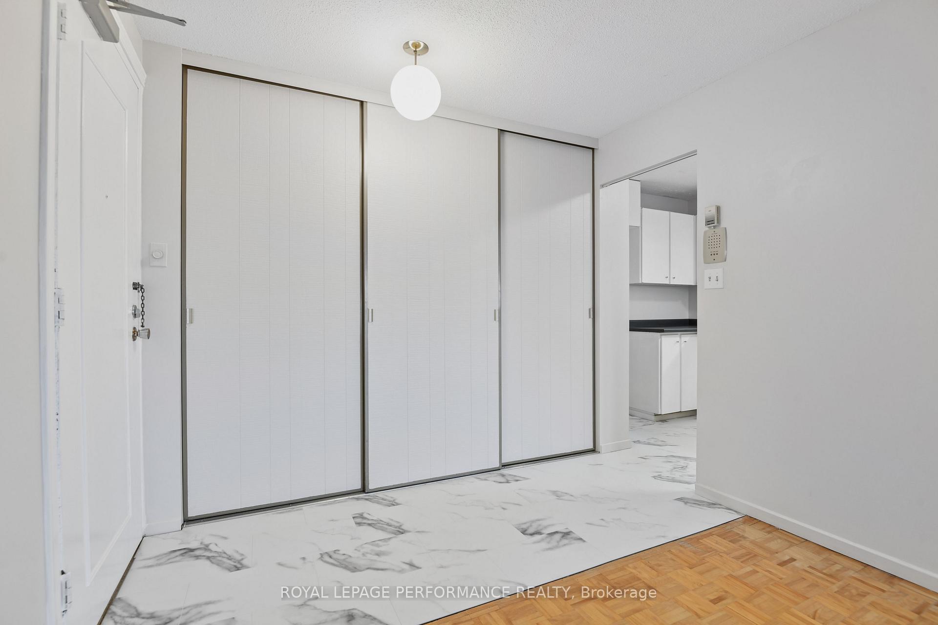 Photo 7 of Unit 805, 20 Chesterton Drive, Ottawa, Borden Farm/Stewart Farm/Carleton Heights/Parkwood Hills — HOMEH