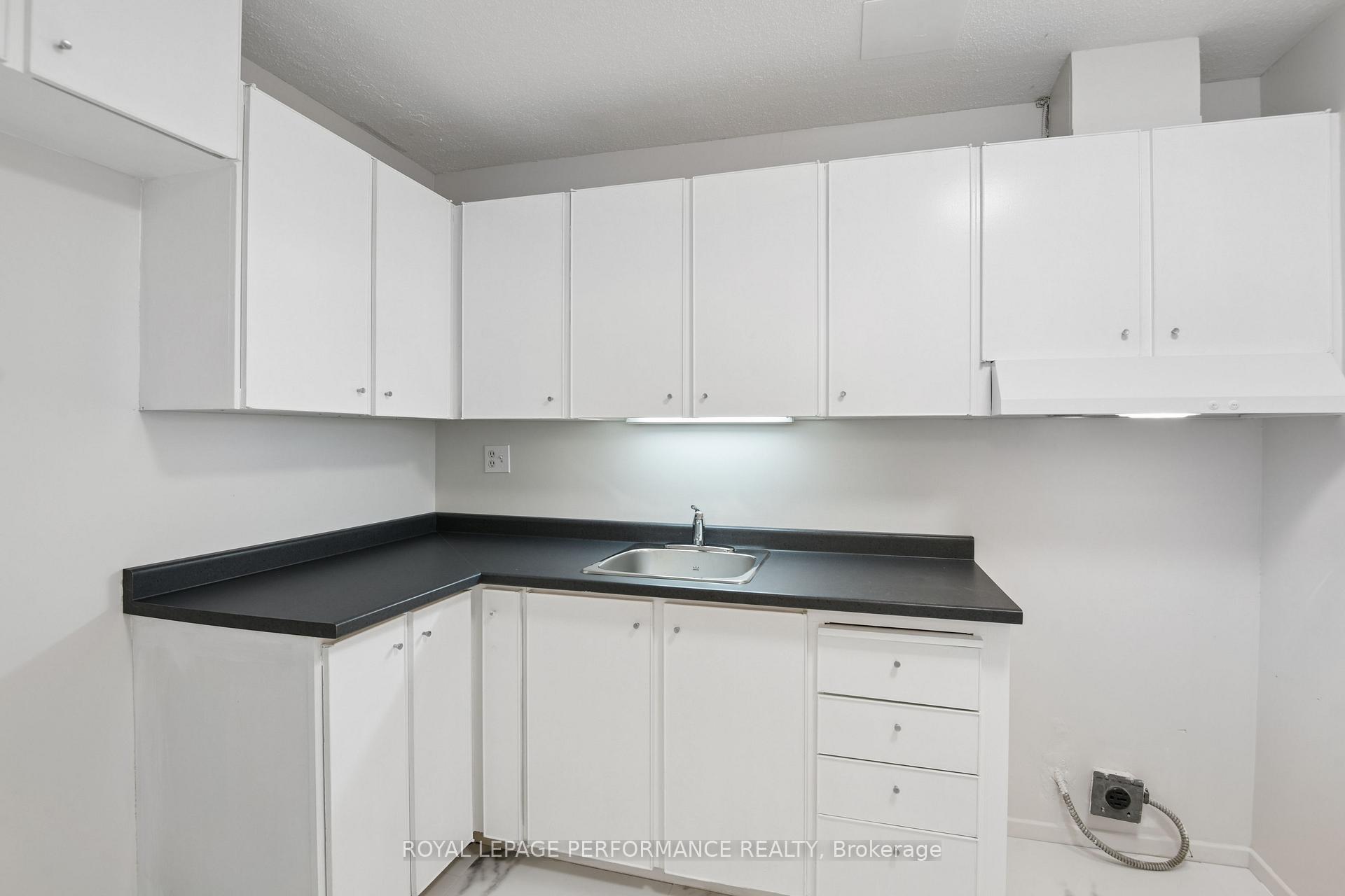 Photo 14 of Unit 805, 20 Chesterton Drive, Ottawa, Borden Farm/Stewart Farm/Carleton Heights/Parkwood Hills — HOMEH
