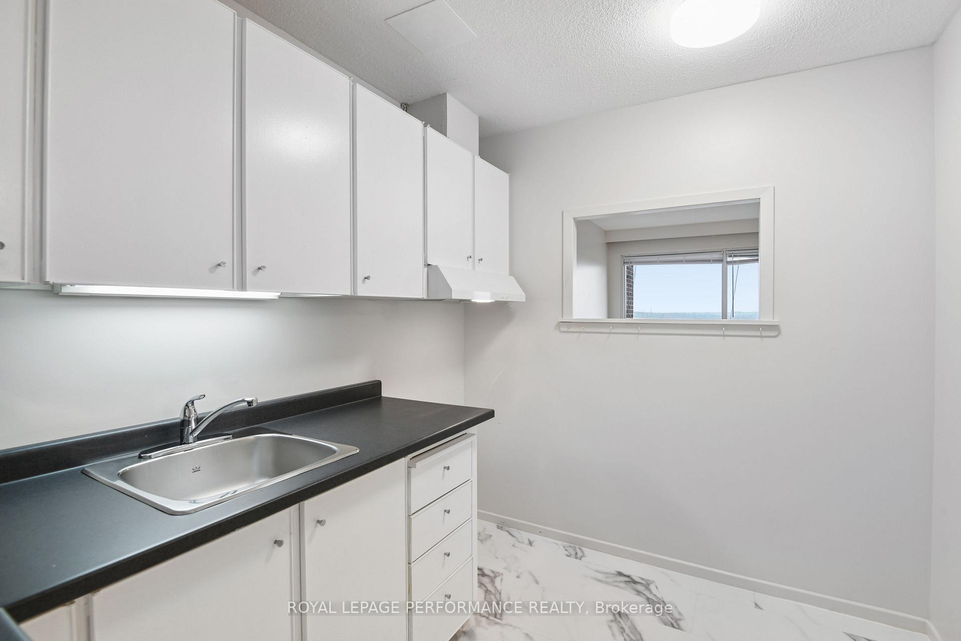 Photo 15 of Unit 805, 20 Chesterton Drive, Ottawa, Borden Farm/Stewart Farm/Carleton Heights/Parkwood Hills — HOMEH