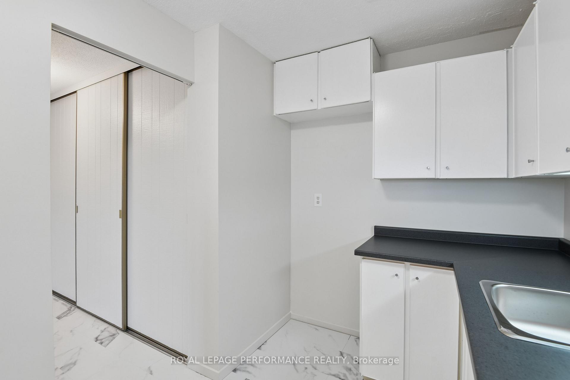 Photo 16 of Unit 805, 20 Chesterton Drive, Ottawa, Borden Farm/Stewart Farm/Carleton Heights/Parkwood Hills — HOMEH