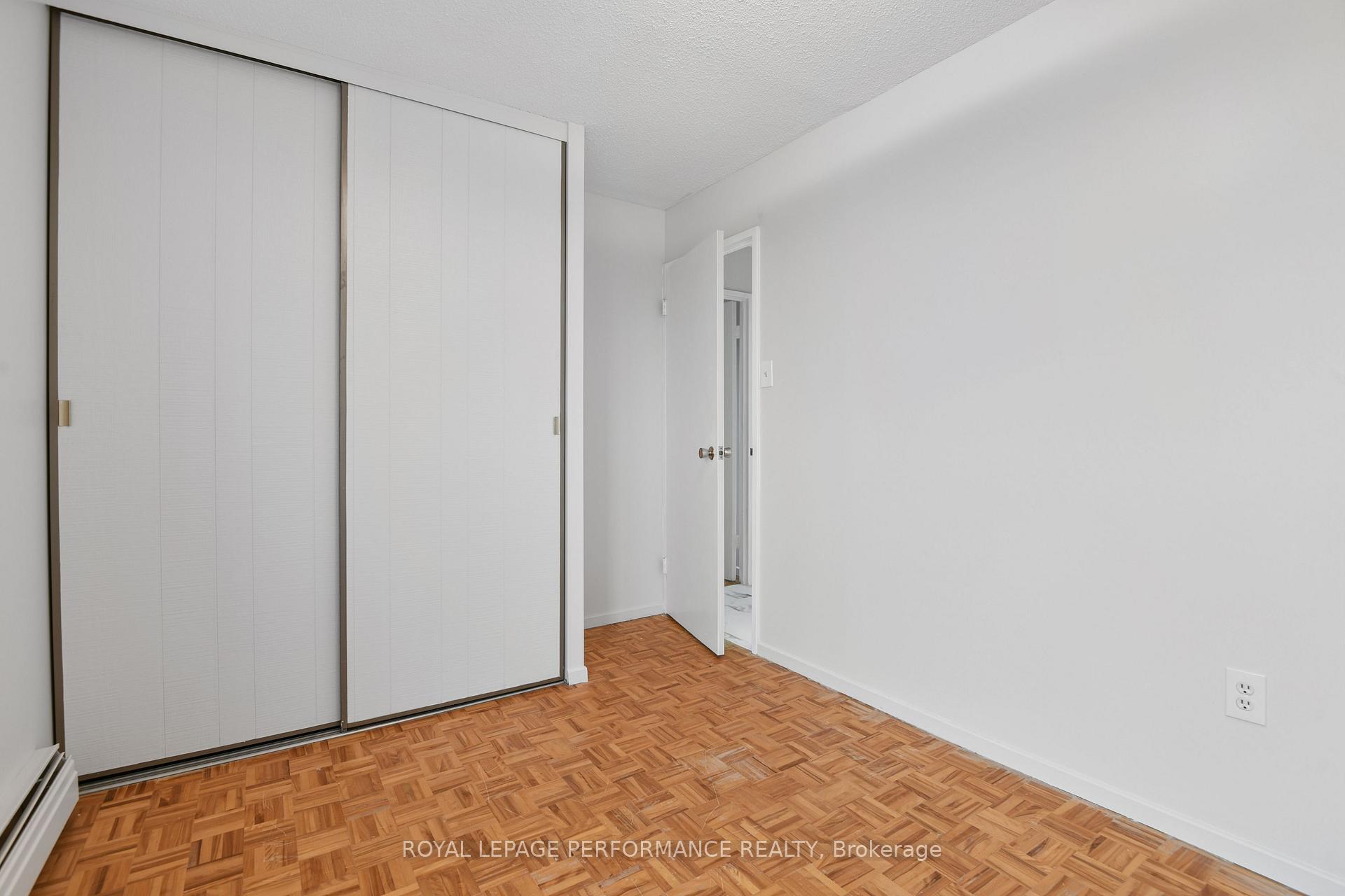 Photo 23 of Unit 805, 20 Chesterton Drive, Ottawa, Borden Farm/Stewart Farm/Carleton Heights/Parkwood Hills — HOMEH