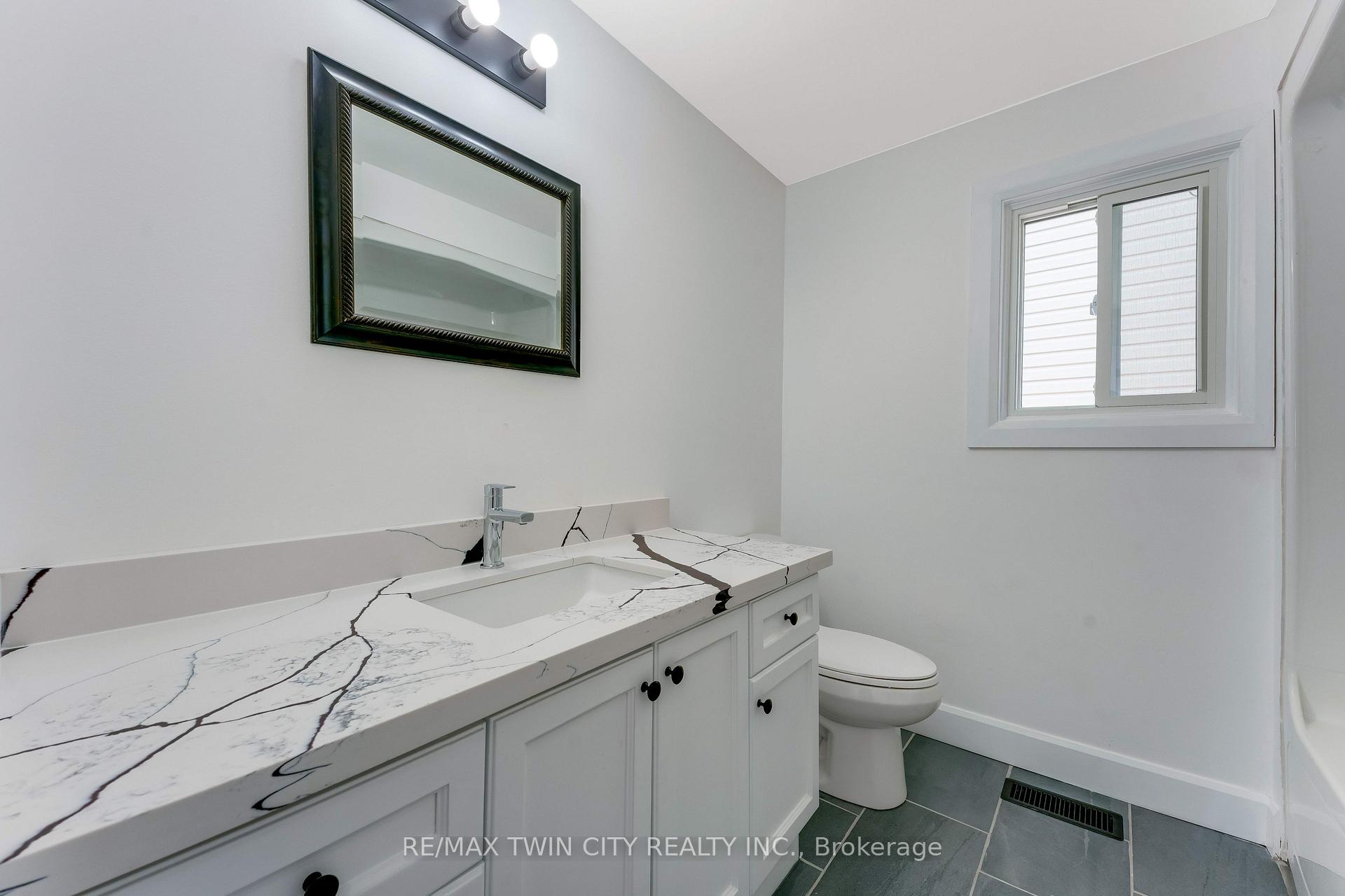 Photo 17 of 31 Swartz Street, Kitchener, Larentian West — HOMEH