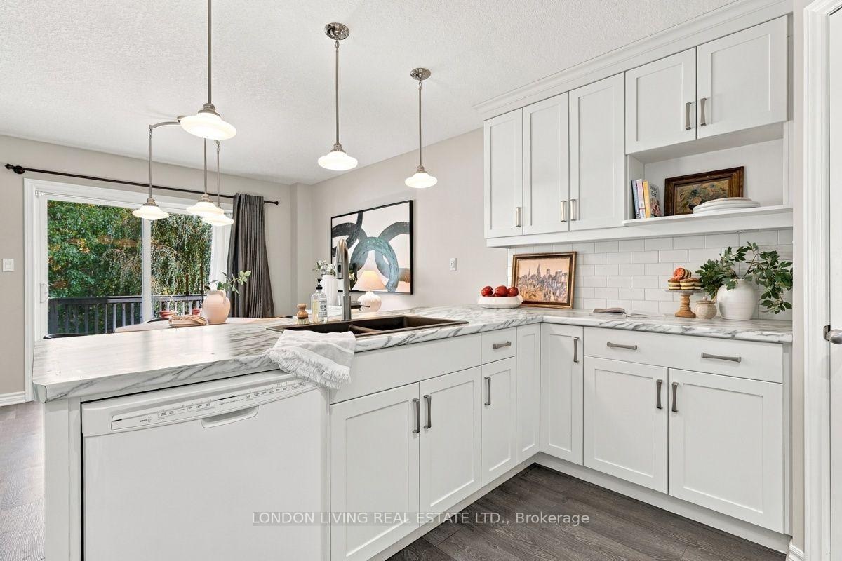 Photo 10 of 97 Peach Tree Boulevard, St. Thomas — HOMEH
