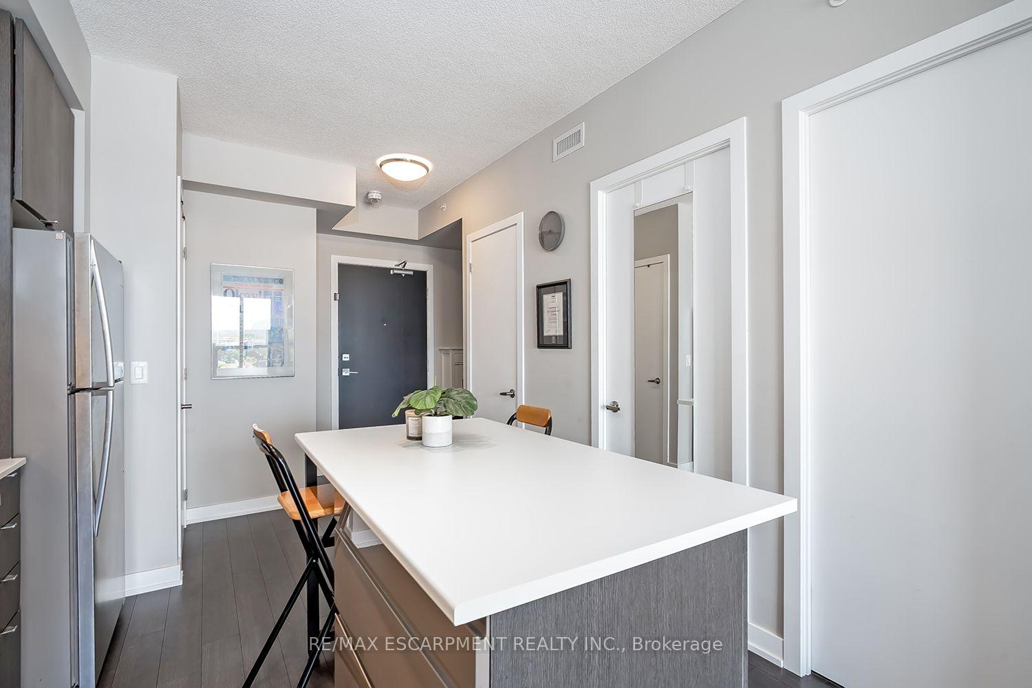 Photo 6 of Unit 604, 5240 Dundas Street, Burlington, Orchard — HOMEH