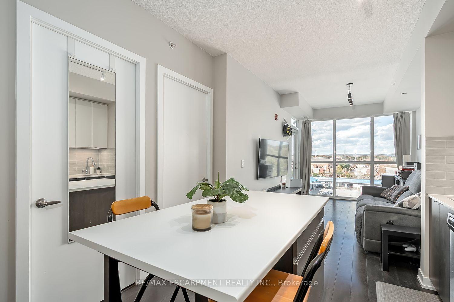 Photo 7 of Unit 604, 5240 Dundas Street, Burlington, Orchard — HOMEH