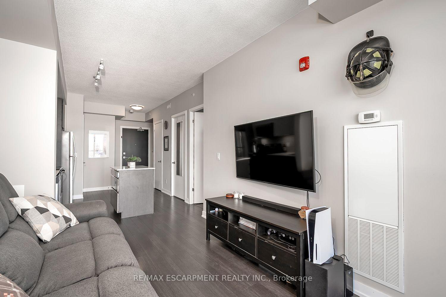 Photo 11 of Unit 604, 5240 Dundas Street, Burlington, Orchard — HOMEH