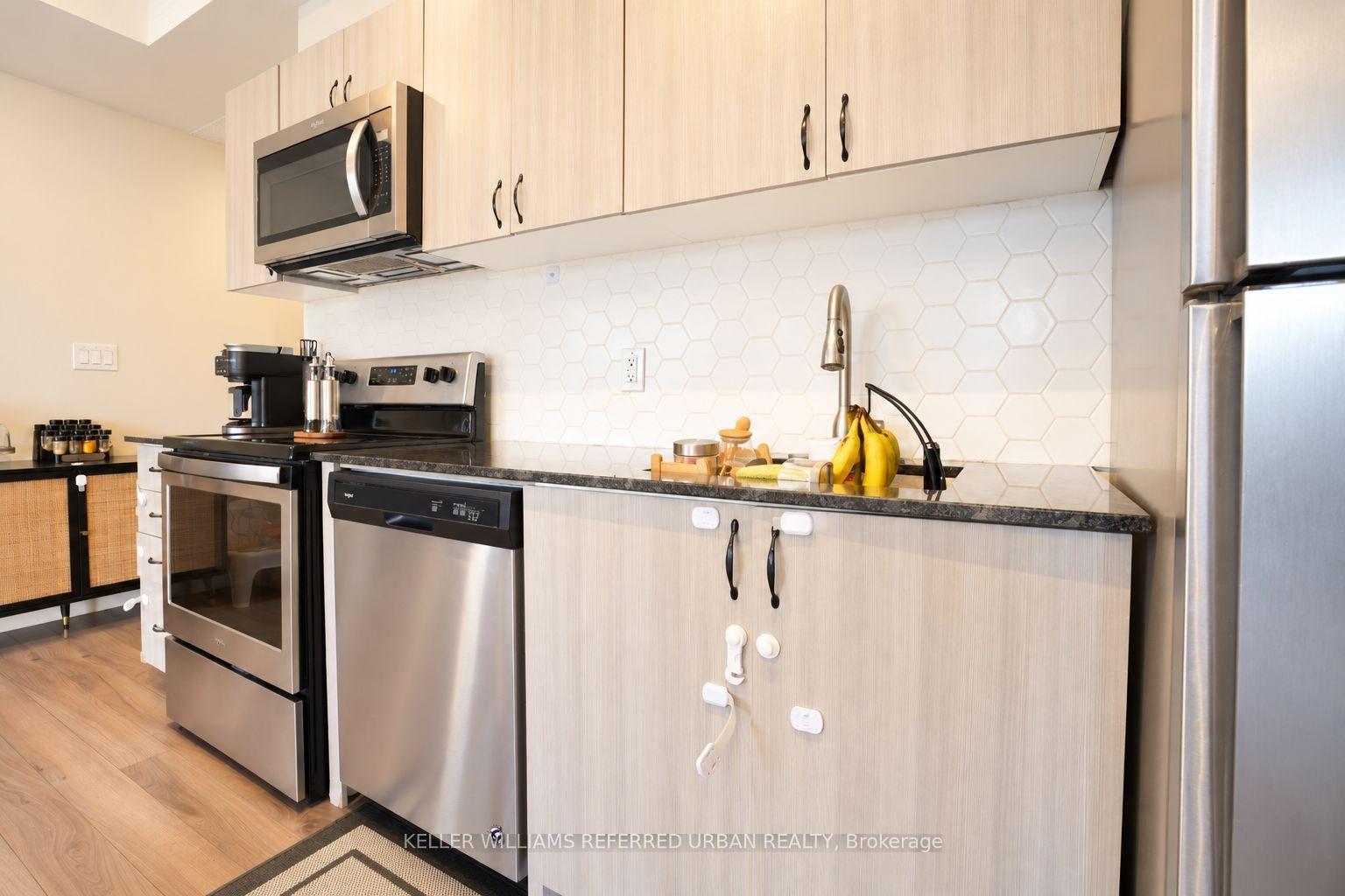 Photo 16 of Unit 25, 630 Rogers Road, Toronto, Keelesdale-Eglinton West — HOMEH